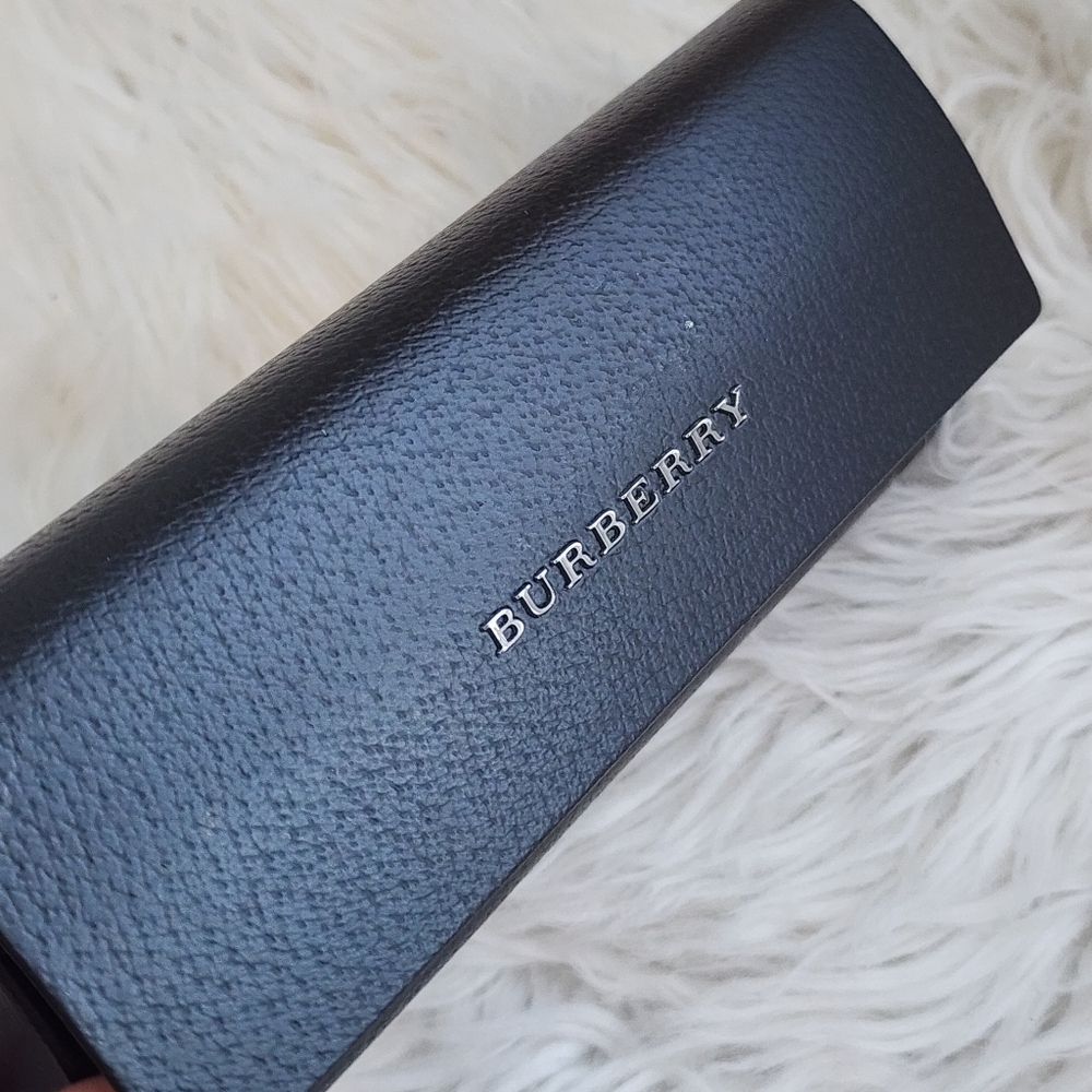BURBERRY ORIGINAL BRAND GLASS CASE EXCELLENT CONDITION - Picture 1 of 6